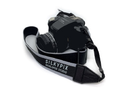 SILKYPIX ロゴ入りカメラストラップ